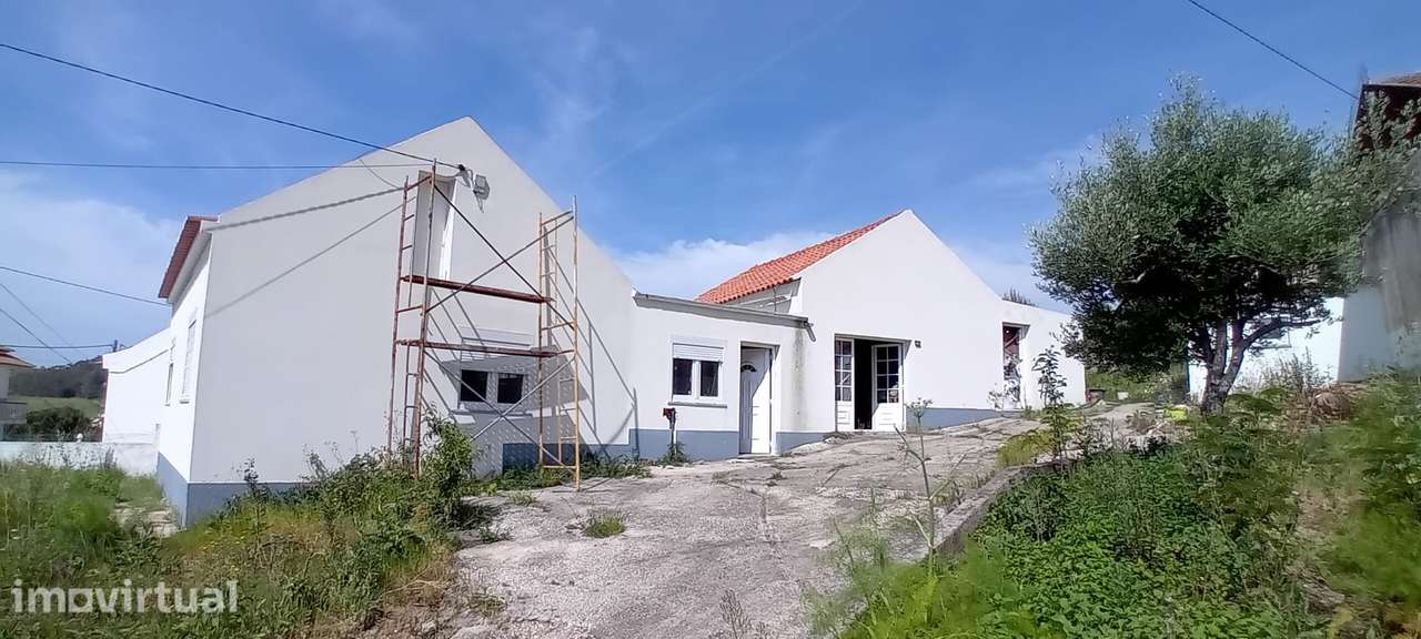 Moradia T3 em Recuperação com 1.070 m² e 2 Artigos Urbanos – Alenquer - Grande imagem: 2/36