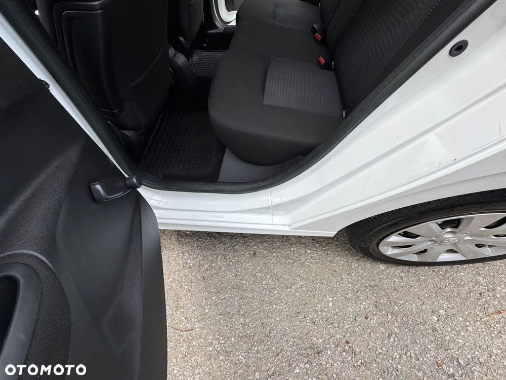 Peugeot 301 1.2 Pure Tech Active - 24
