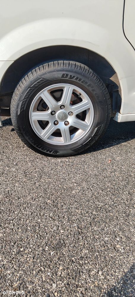 Chrysler Town & Country - 14