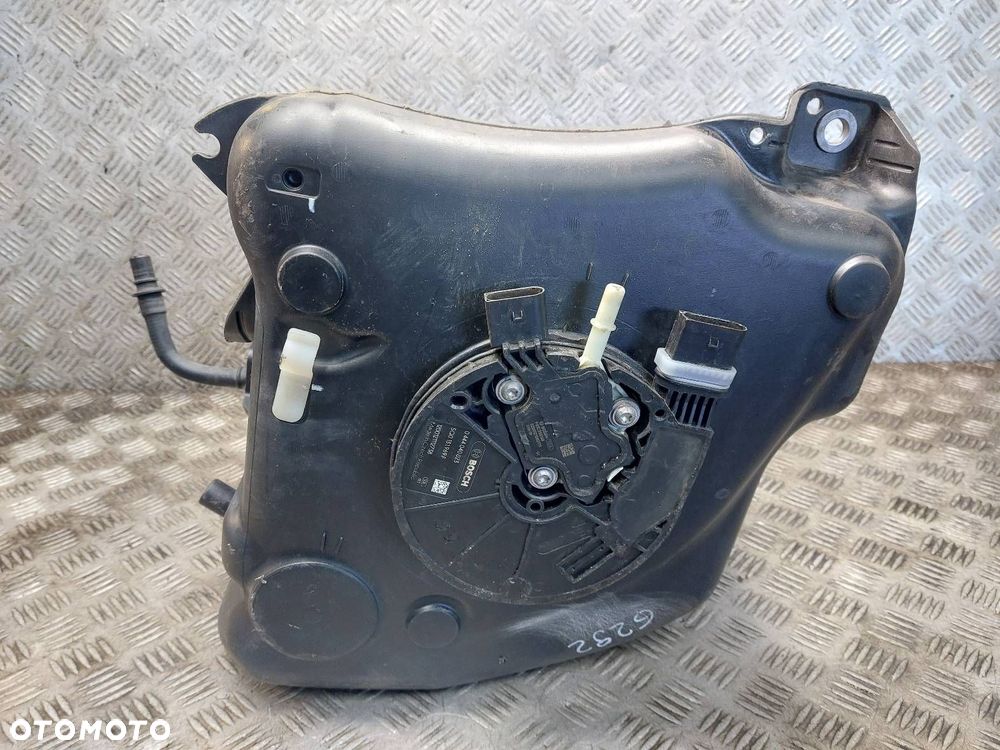 ZBIORNIK BAK ADBLUE PASSAT B8 2.0 TDI 5Q0131969F F01C250148 3Q0131877D - 4