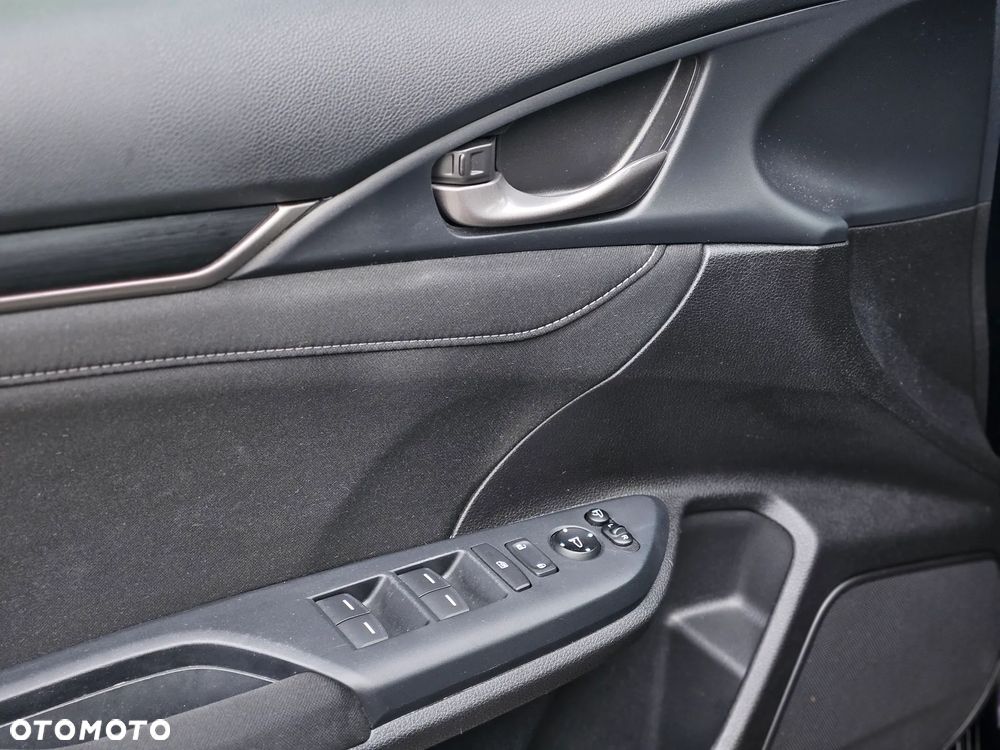 Honda Civic 1.5 T Sport Plus - 23