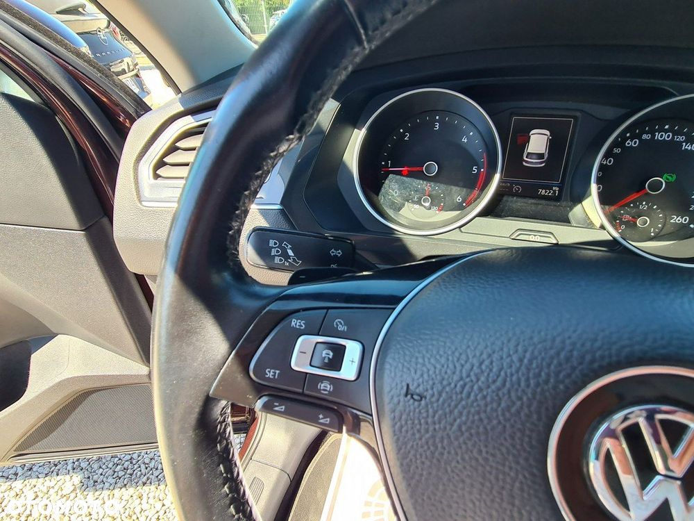Volkswagen Tiguan - 16