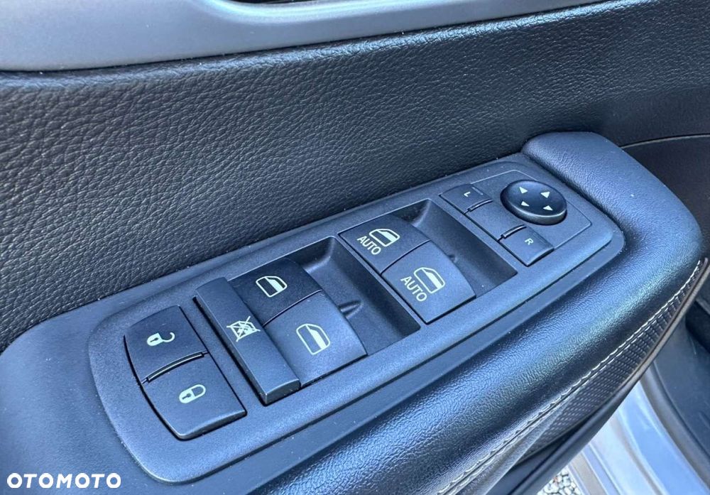 Chrysler Pacifica - 10