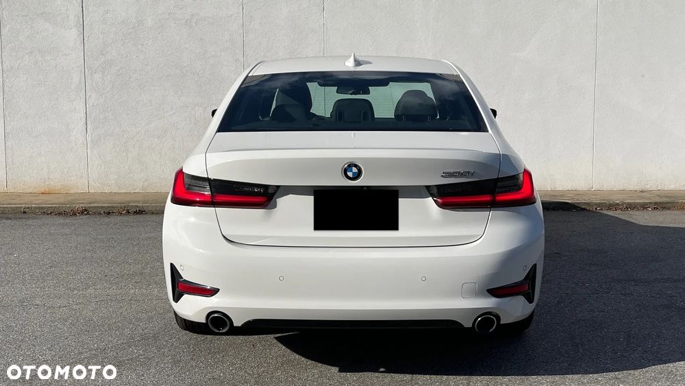BMW Seria 3 330i Luxury Line - 4