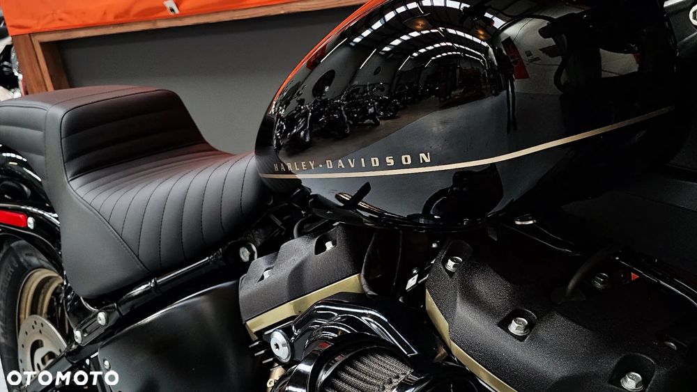 Harley-Davidson Softail Street Bob - 14