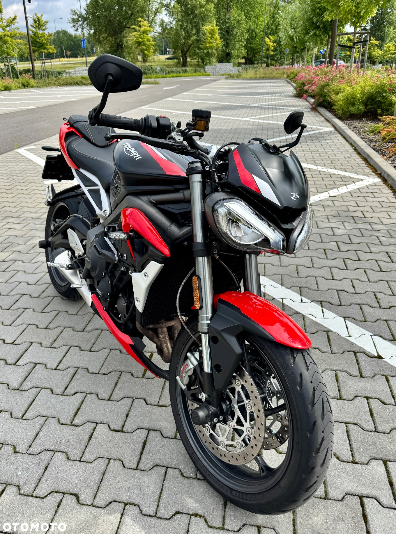 Triumph Street Triple - 7