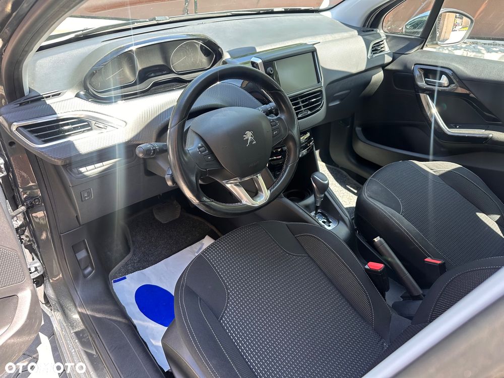Peugeot 208 PureTech 110 Stop & Start EAT6 Signature - 5
