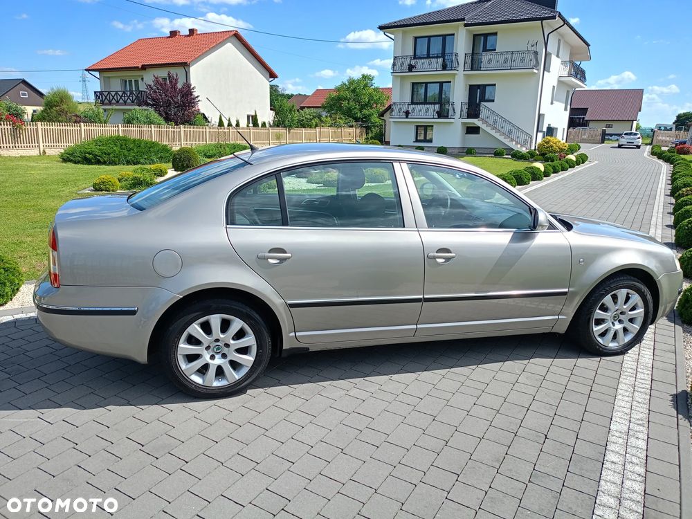 Skoda Superb 1.8 Turbo - 6