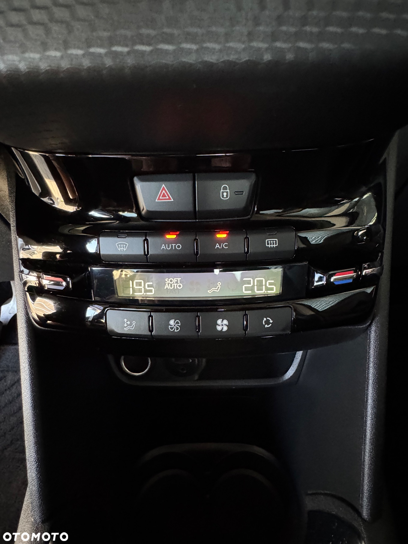 Peugeot 208 1.2 PureTech Allure S&S - 24