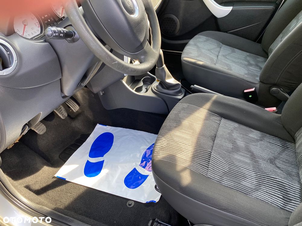 Dacia Sandero 1.2 16V 75 Essentiel - 8