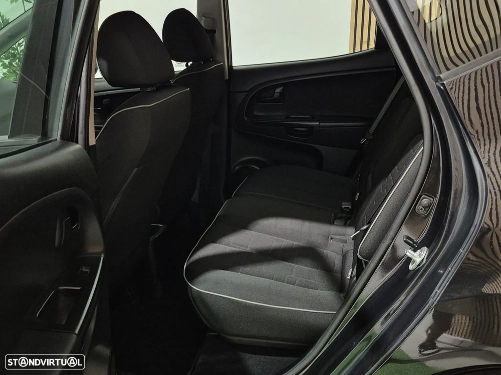 Kia Venga 1.4 CVVT EX ISG - 10