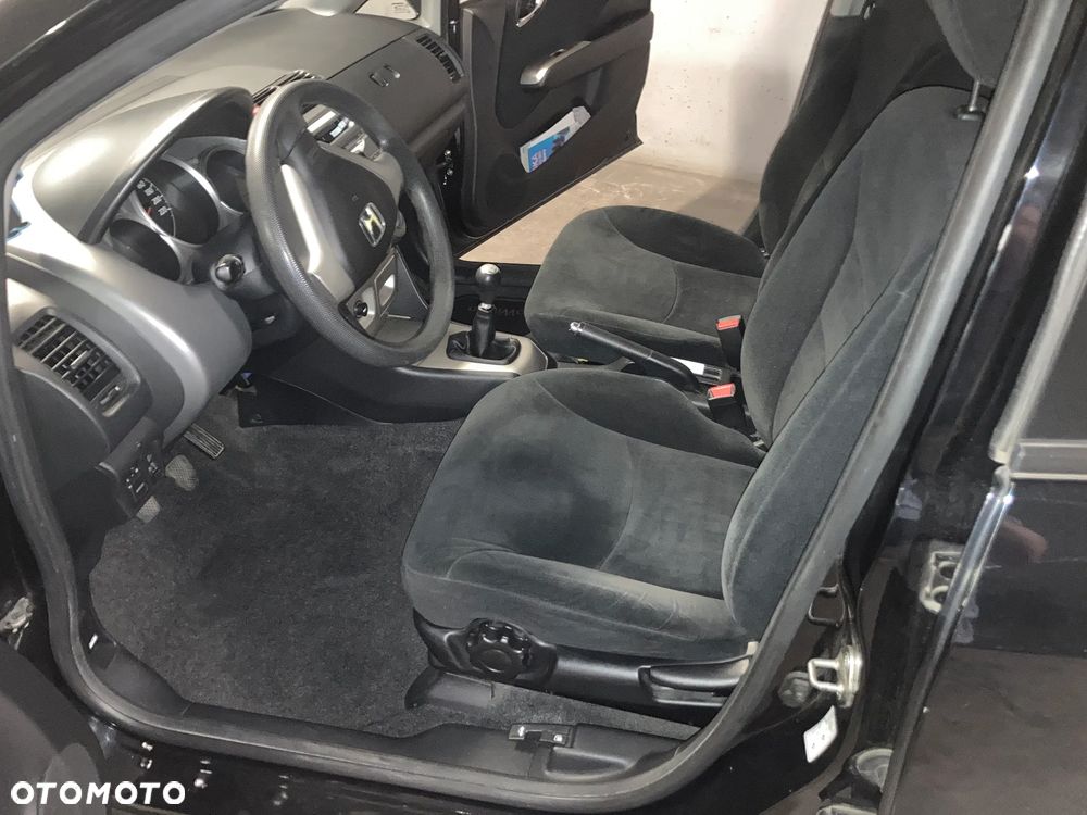 Honda City 1.4 Comfort - 25