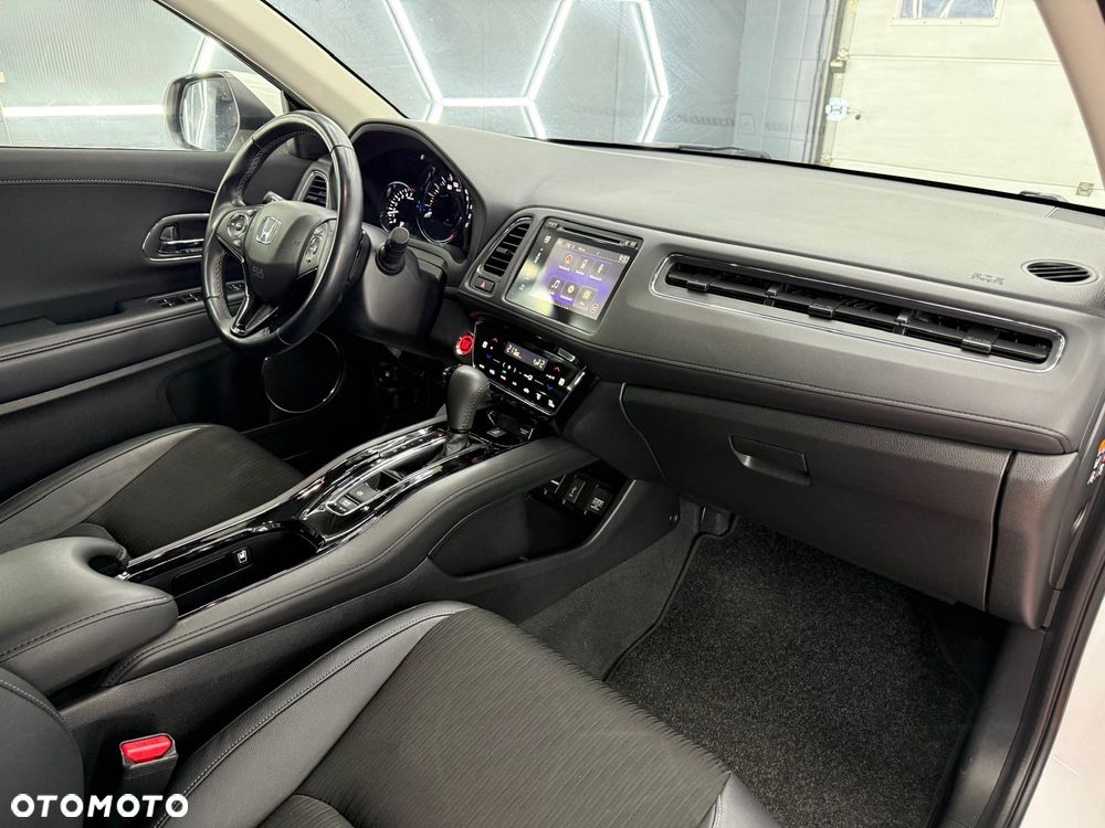 Honda HR-V 1.5 i-VTEC CVT Executive - 32