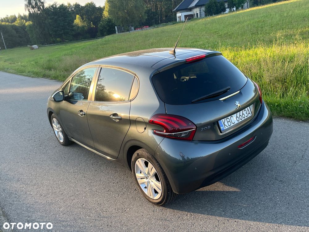 Peugeot 208 - 6