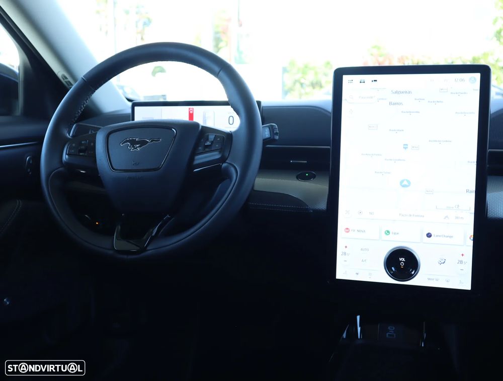 Ford Mustang Mach-E Standard - 39