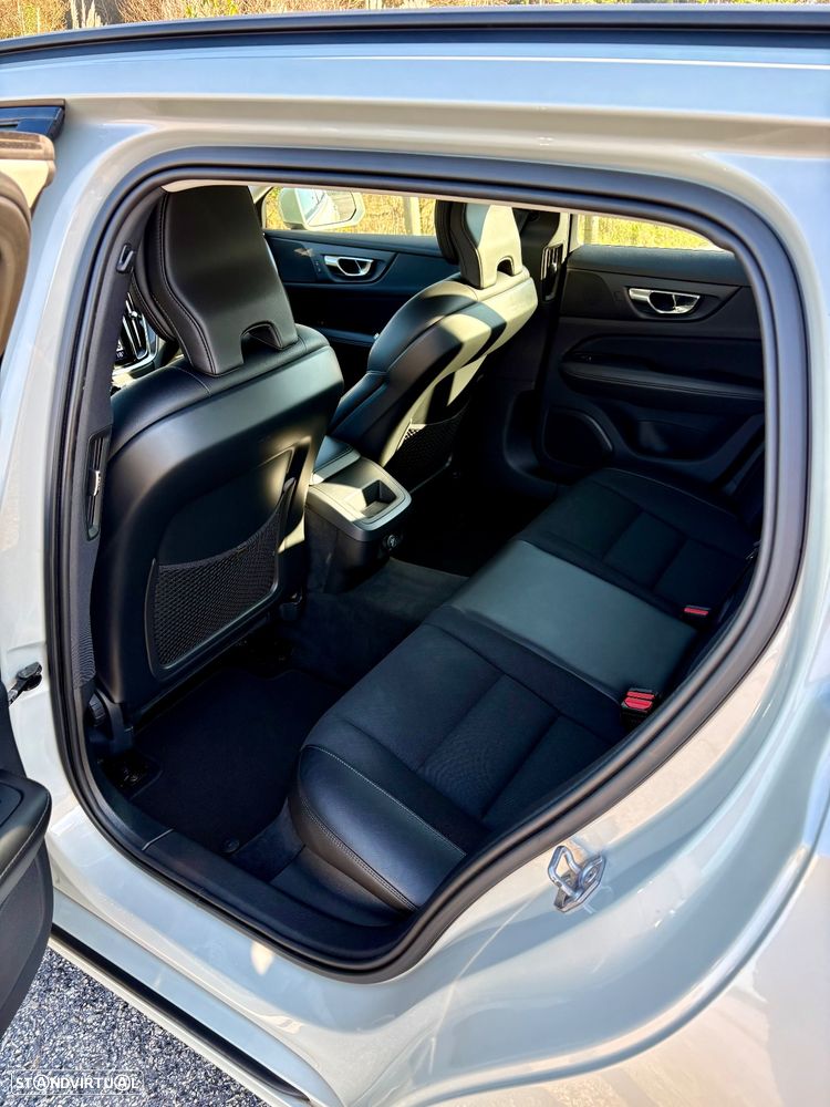 Volvo V60 2.0 D3 Momentum - 12