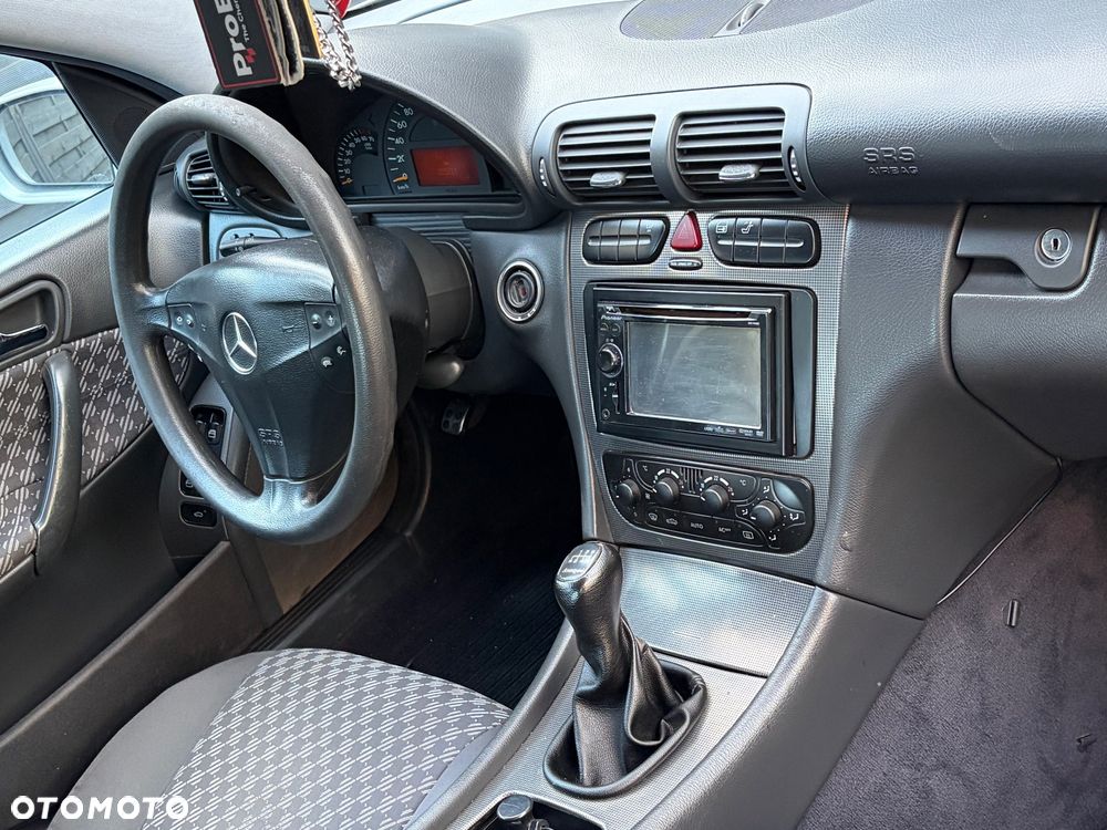 Mercedes-Benz Klasa C 180 Kompressor Avantgarde - 23