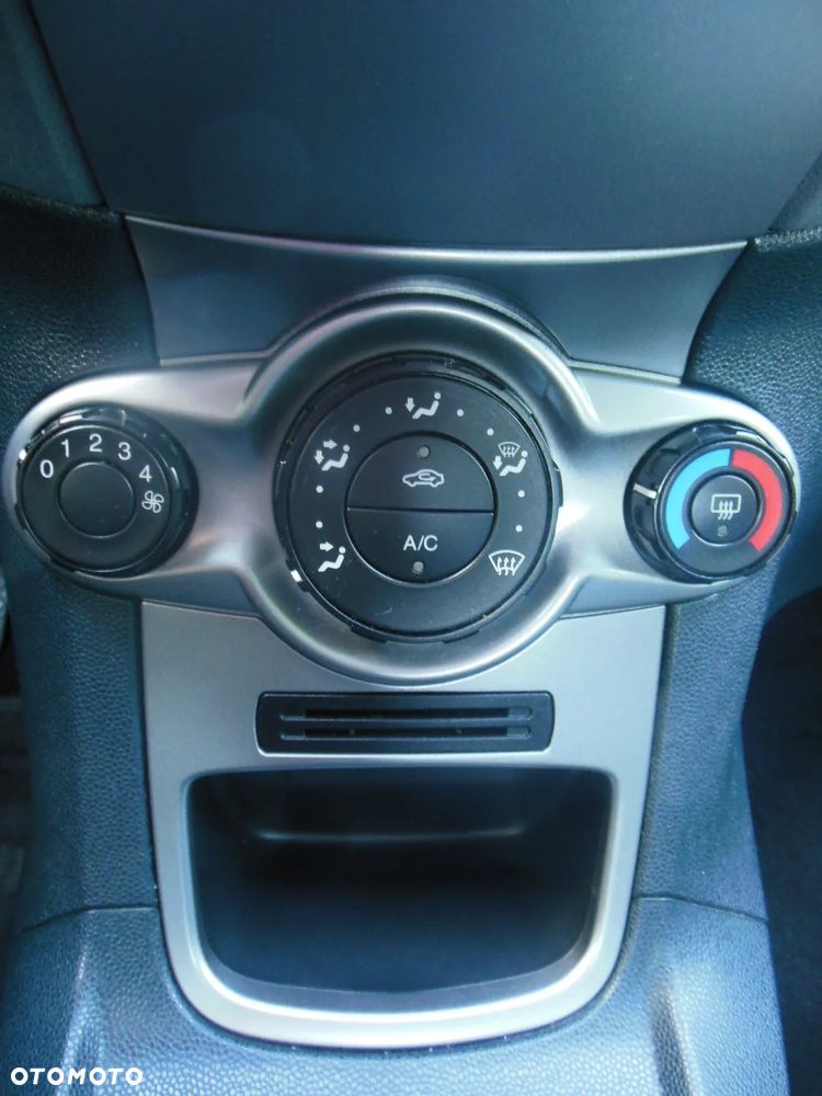 Ford Fiesta 1.25 Champions Edition - 9