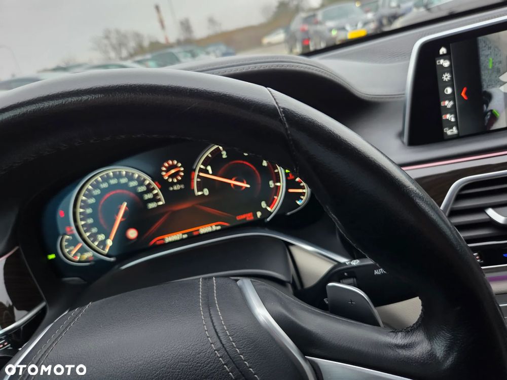 BMW Seria 7 740d xDrive - 35