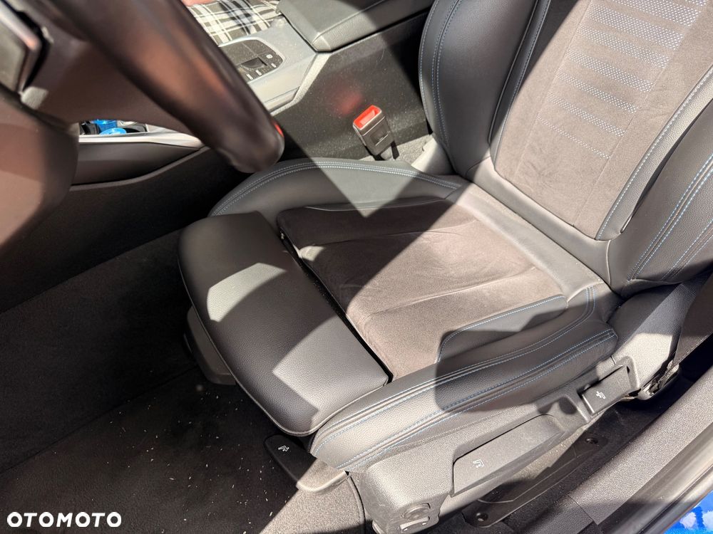BMW Seria 3 320d xDrive M Sport - 16