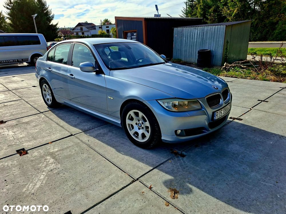 BMW E90 2008 photo 4