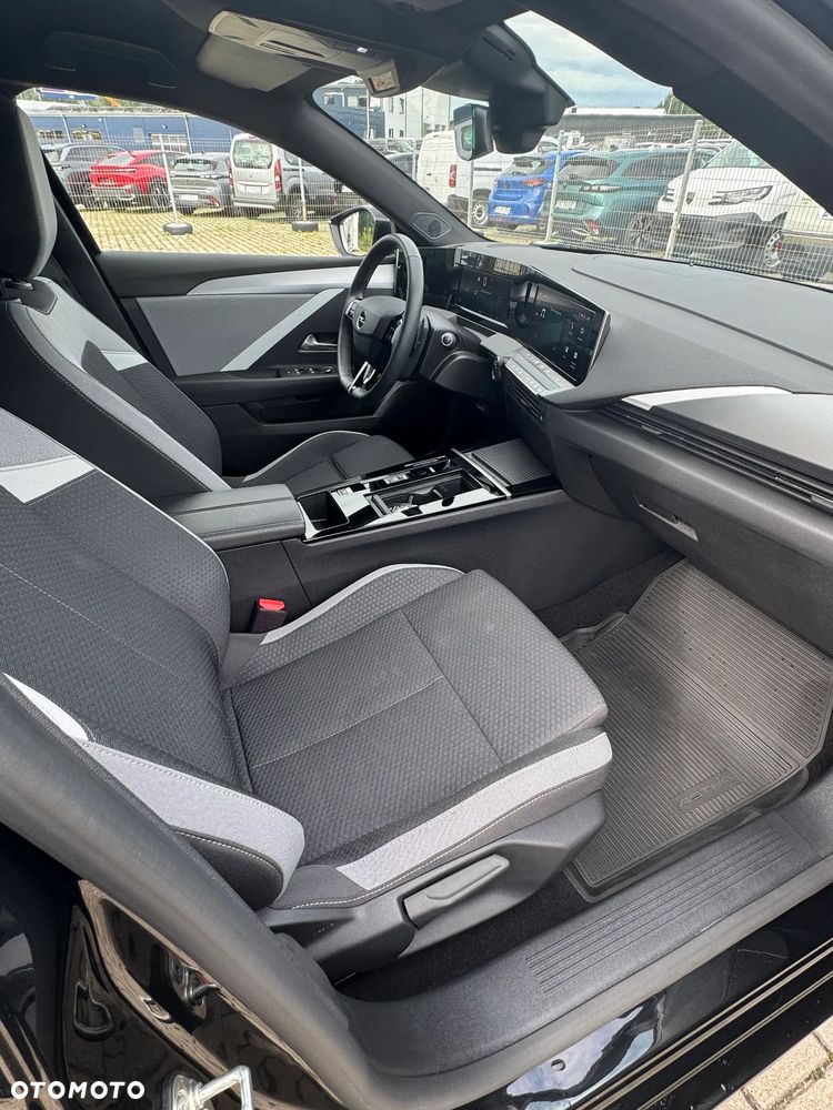 Opel Astra 1.2 T Edition S&S - 9