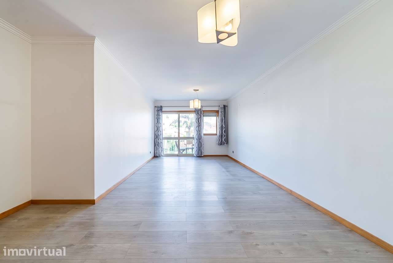 T3 com 140 m², 2 frentes, luz natural, garagem, em Paços de Brandão - Grande imagem: 3/24