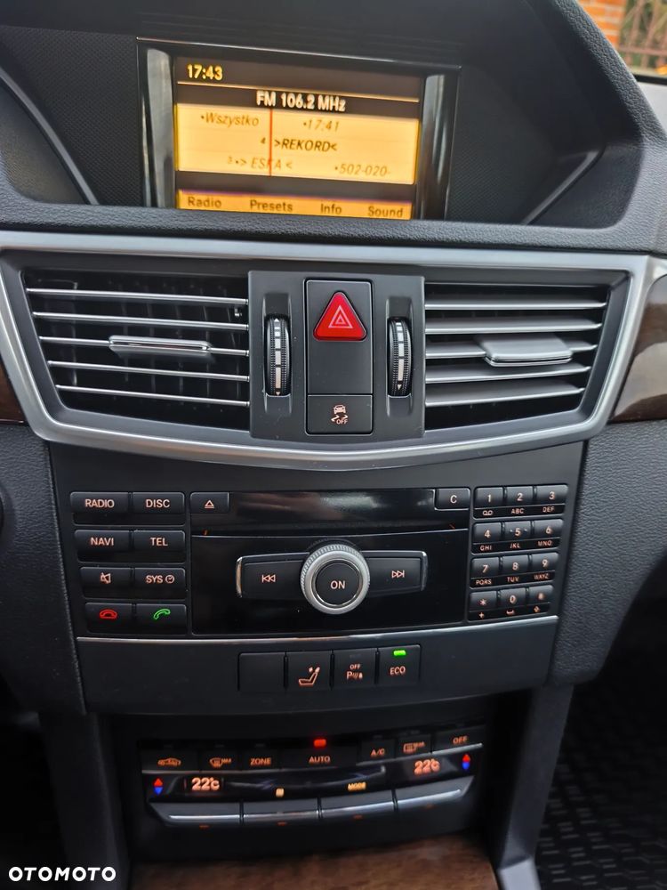 Mercedes-Benz Klasa E 200 CGI BlueEffICIENCY Elegance - 21