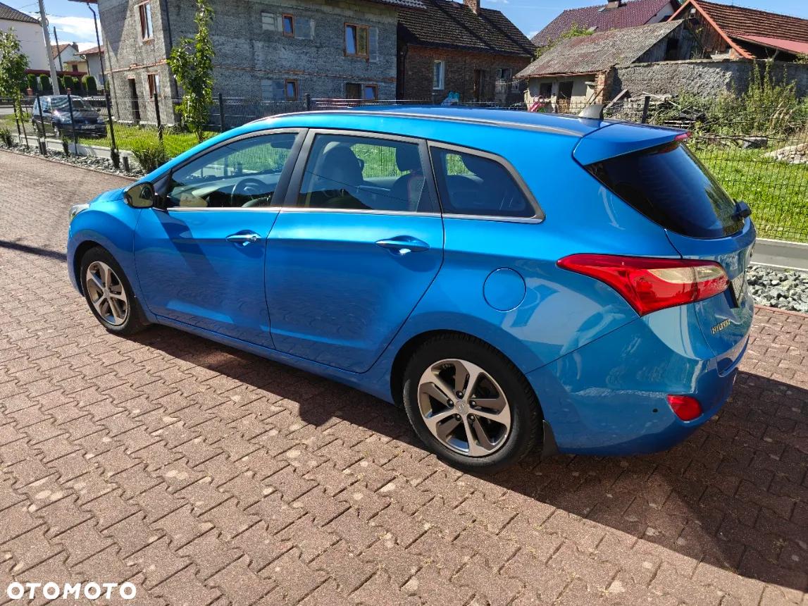 Hyundai i30 Kombi 1.6 CRDI DCT Trend - 4