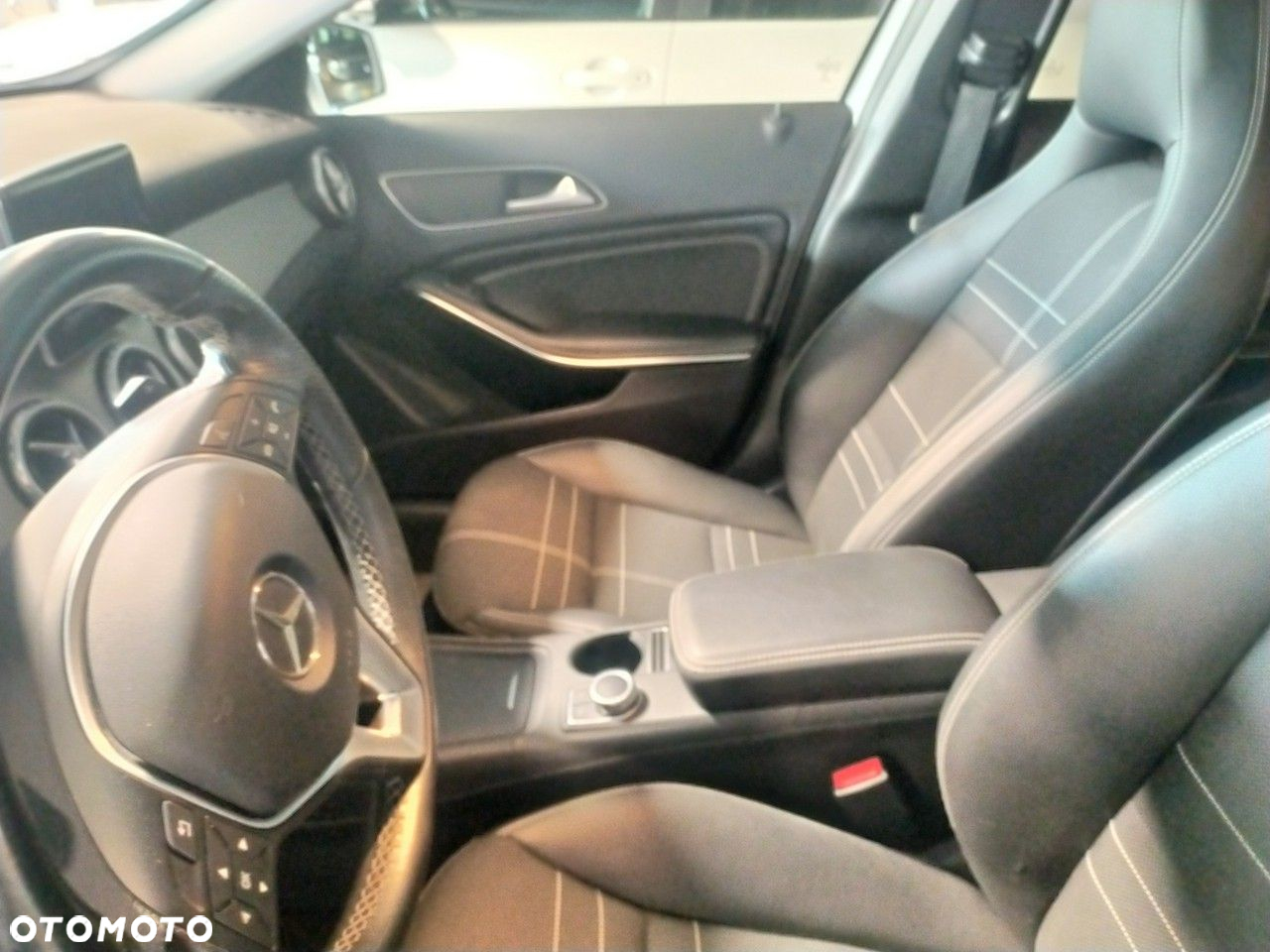 Mercedes-Benz GLA 200 7G-DCT - 3