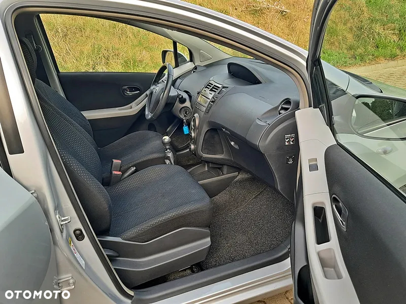 Toyota Yaris 1.33 Sol - 11