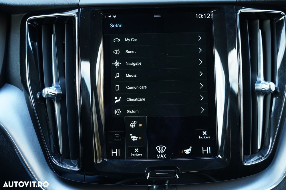 Volvo XC 60 B4 MHEV AT8 AWD Momentum Pro - 15