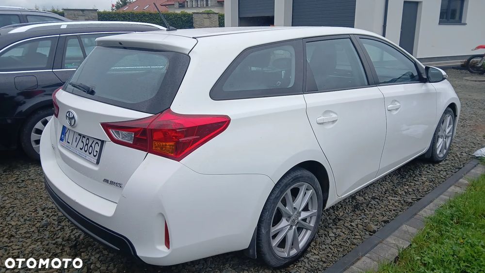 Toyota Auris 1.4 D-4D Life - 3