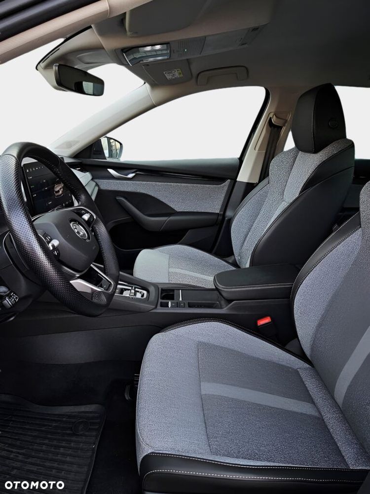 Skoda Octavia 2.0 TDI Selection DSG - 35