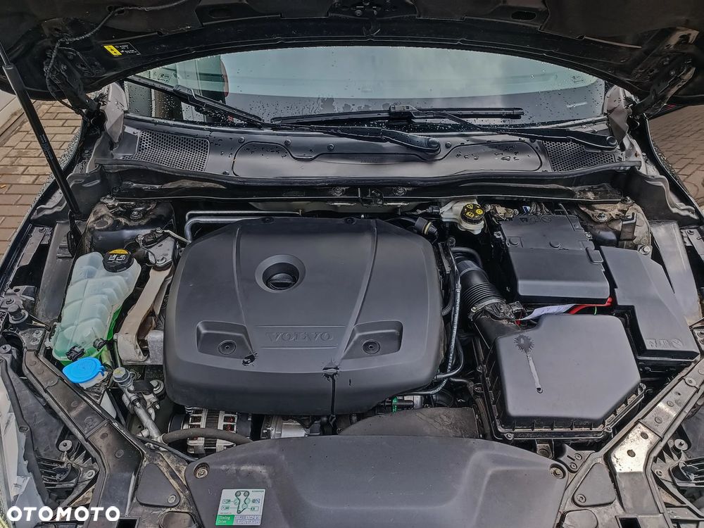Volvo V40 T3 Geartronic Momentum - 37
