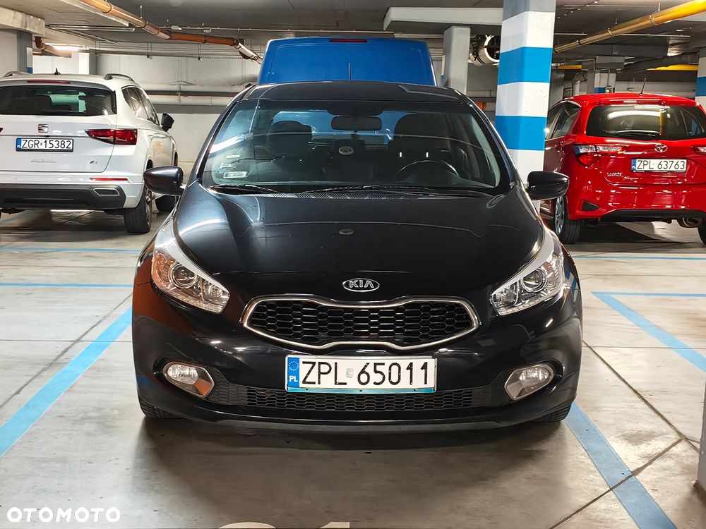 Kia Ceed - 36