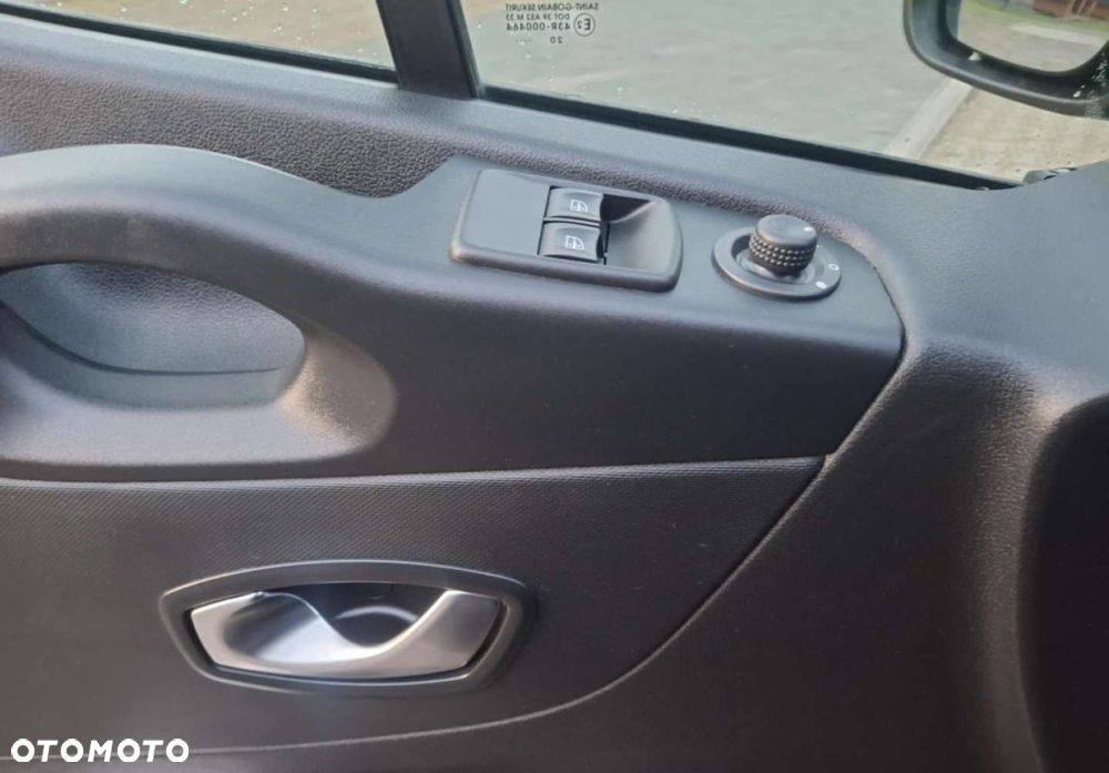 Renault Trafic - 15