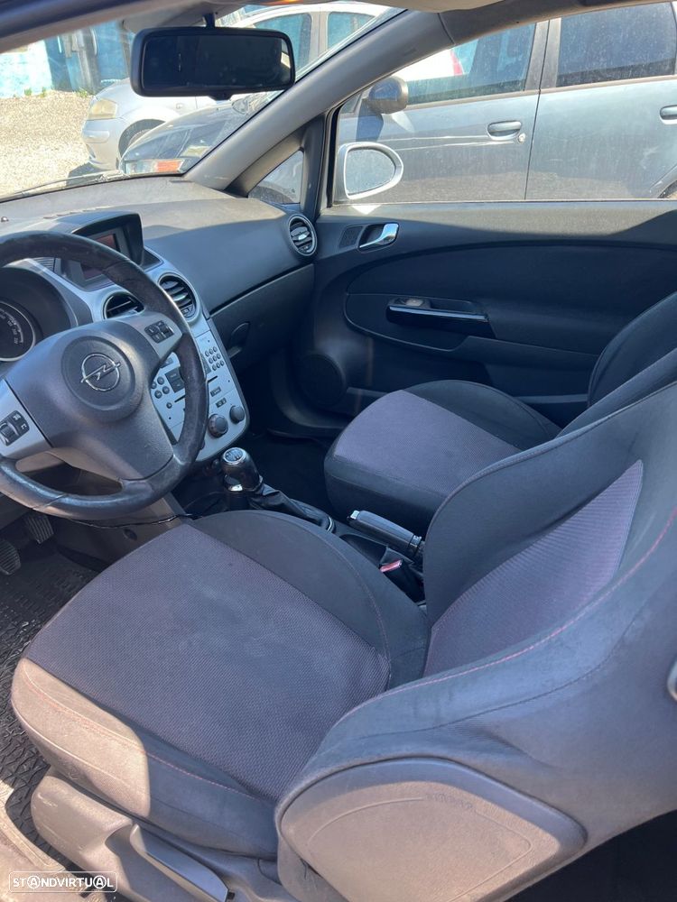 Opel Corsa 1.3 CDTi Enjoy — fotografia 11