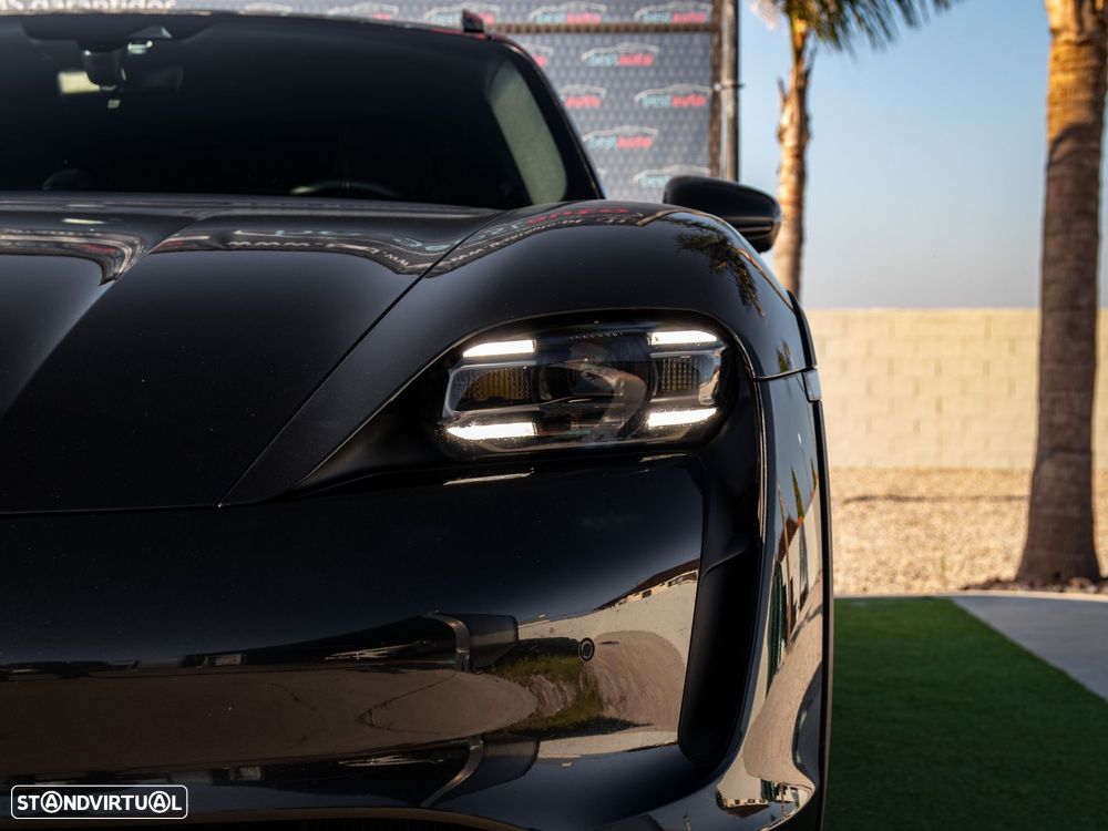 Porsche Taycan Cross Turismo - 19
