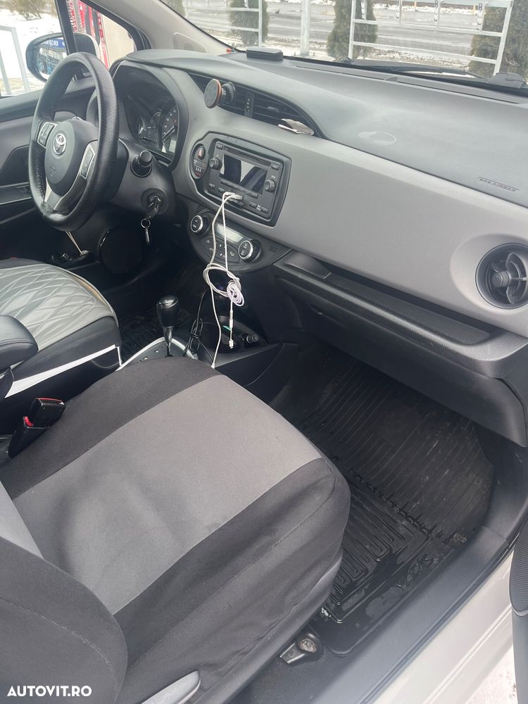 Toyota Yaris 1.5 VVT-i HSD Terra - 7