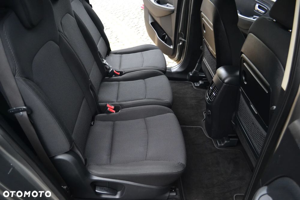 Kia Carens 1.7 CRDi Business Line 7os 7DCT - 22