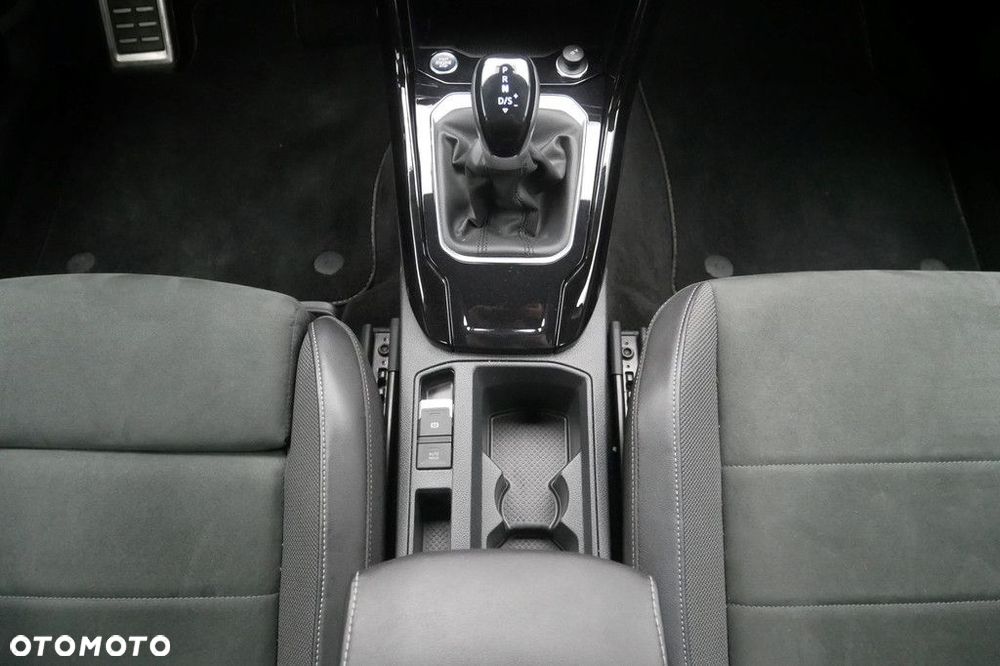 Volkswagen T-Roc - 11