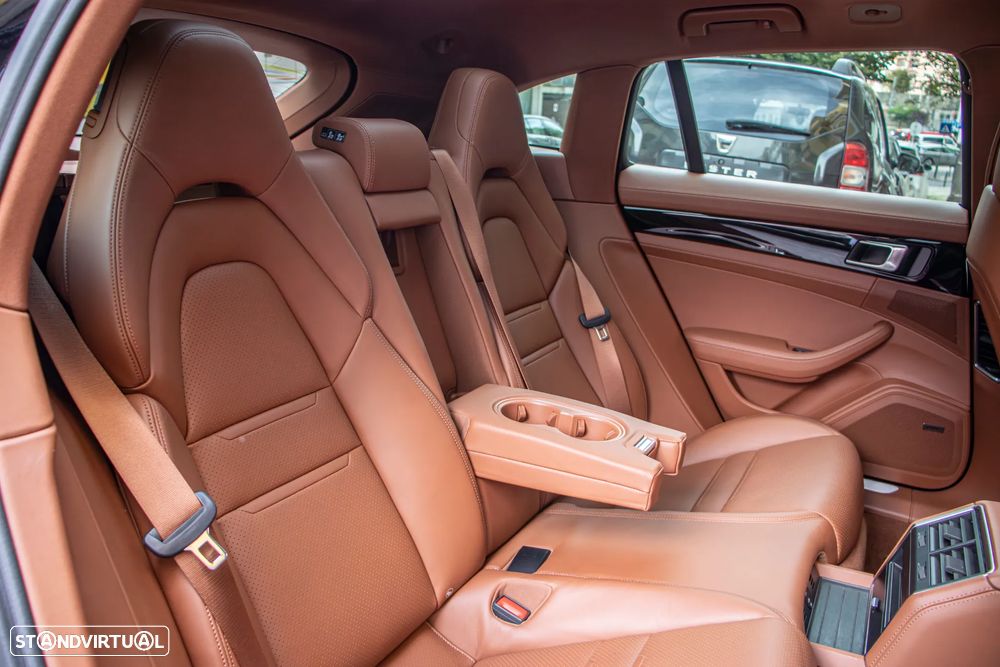 Porsche Panamera Sport Turismo 4S E-Hybrid - 39