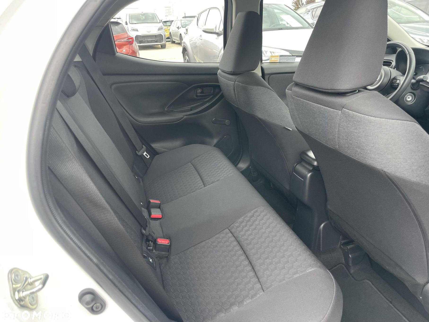 Toyota Yaris - 10