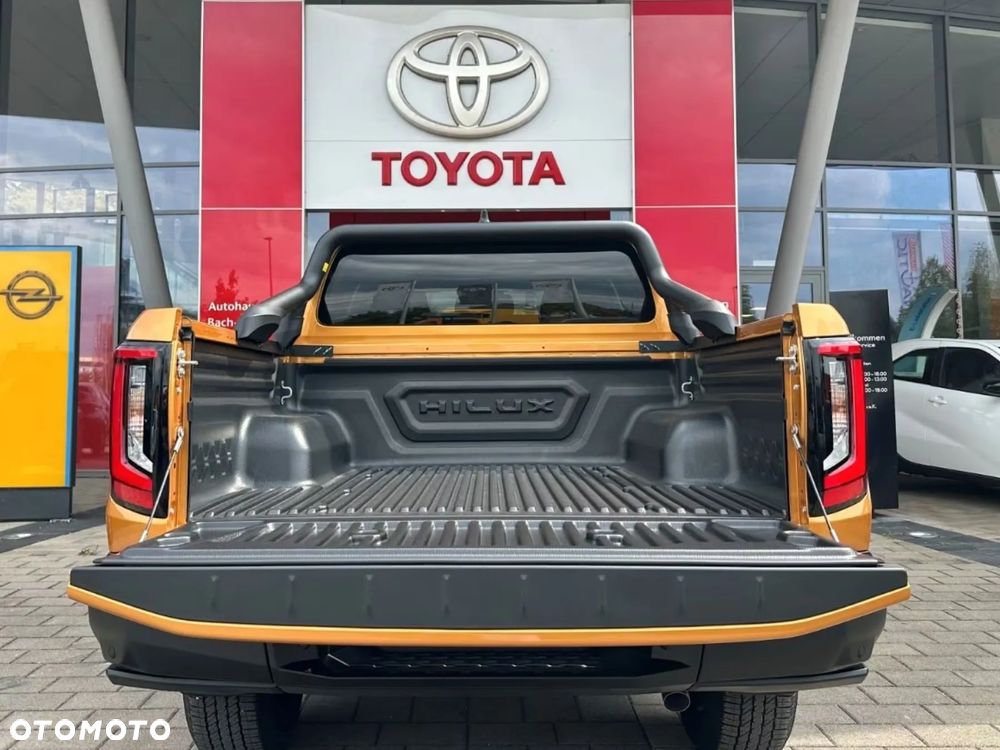Toyota Hilux - 10