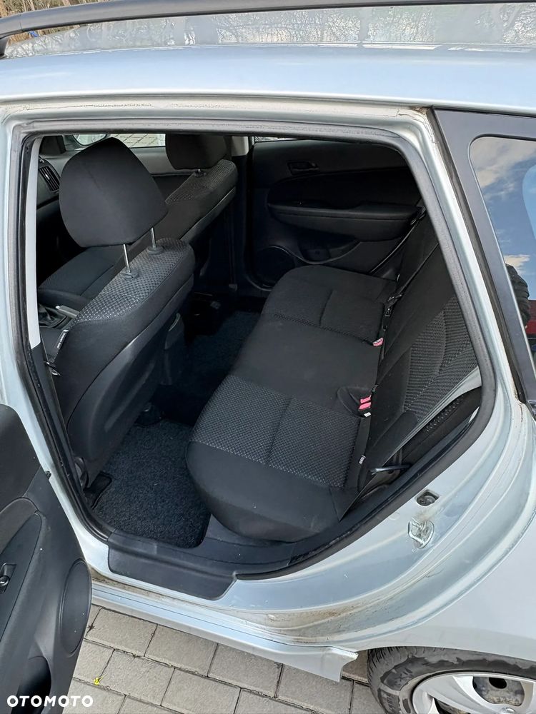 Hyundai i30 i30cw 1.6 CRDi FIFA WM Edition - 13