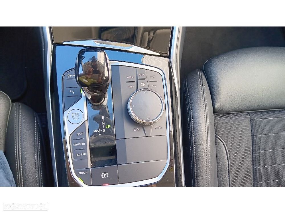 BMW 318 d Touring Auto - 21