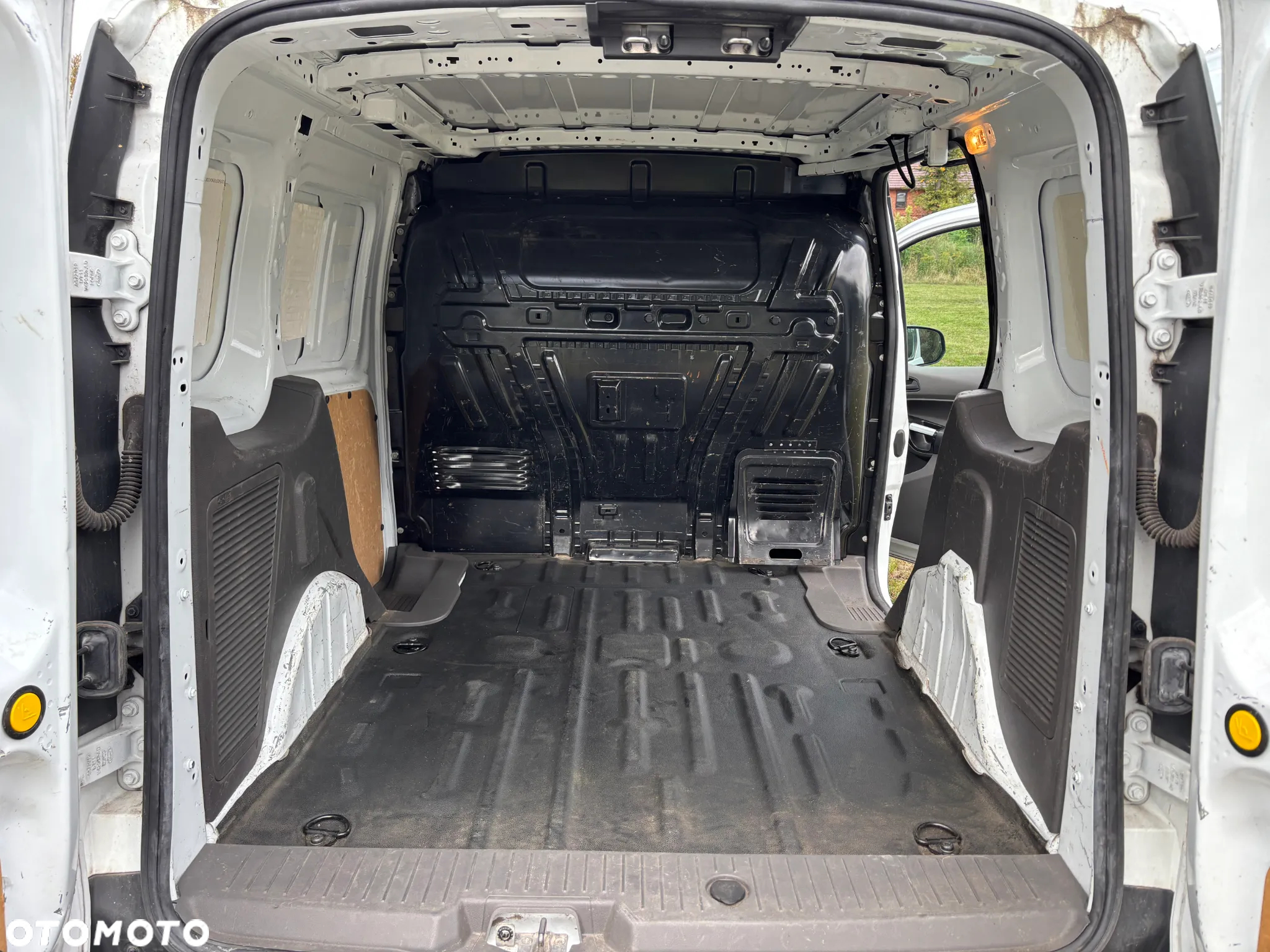 Ford Transit Connect - 14