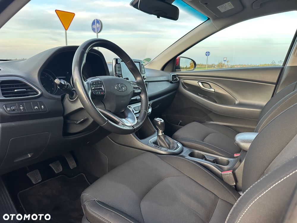 Hyundai i30 blue 1.4 Passion - 7