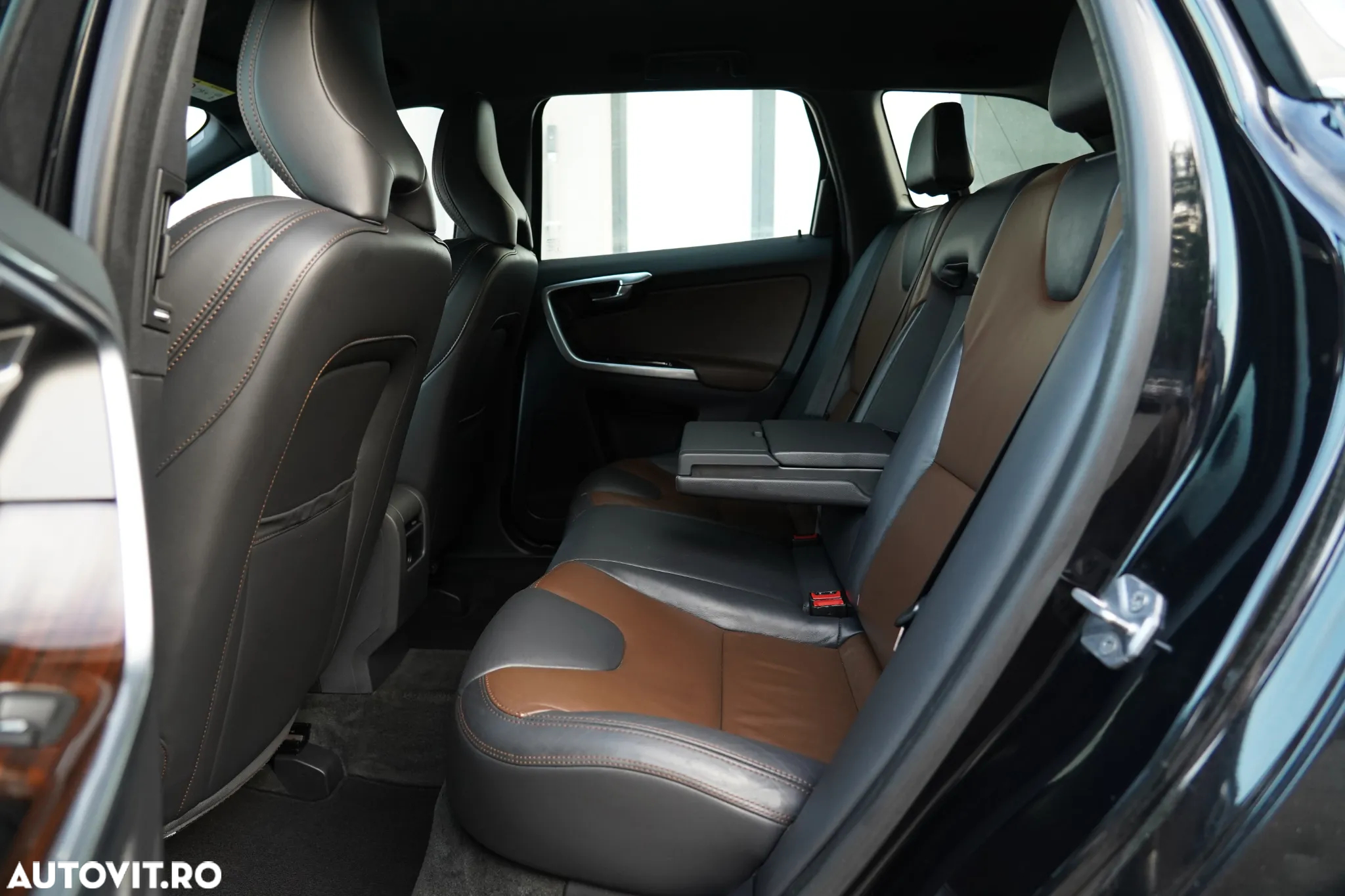 Volvo XC 60 D4 Ocean Race - 10